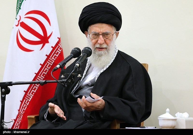 امام خامنه‌ای در دیدار پاسداران: سپاه در خط مقدم مواجهه با دشمن است/ گربه‌رقصانی آمریکا به جایی نخواهد رسید