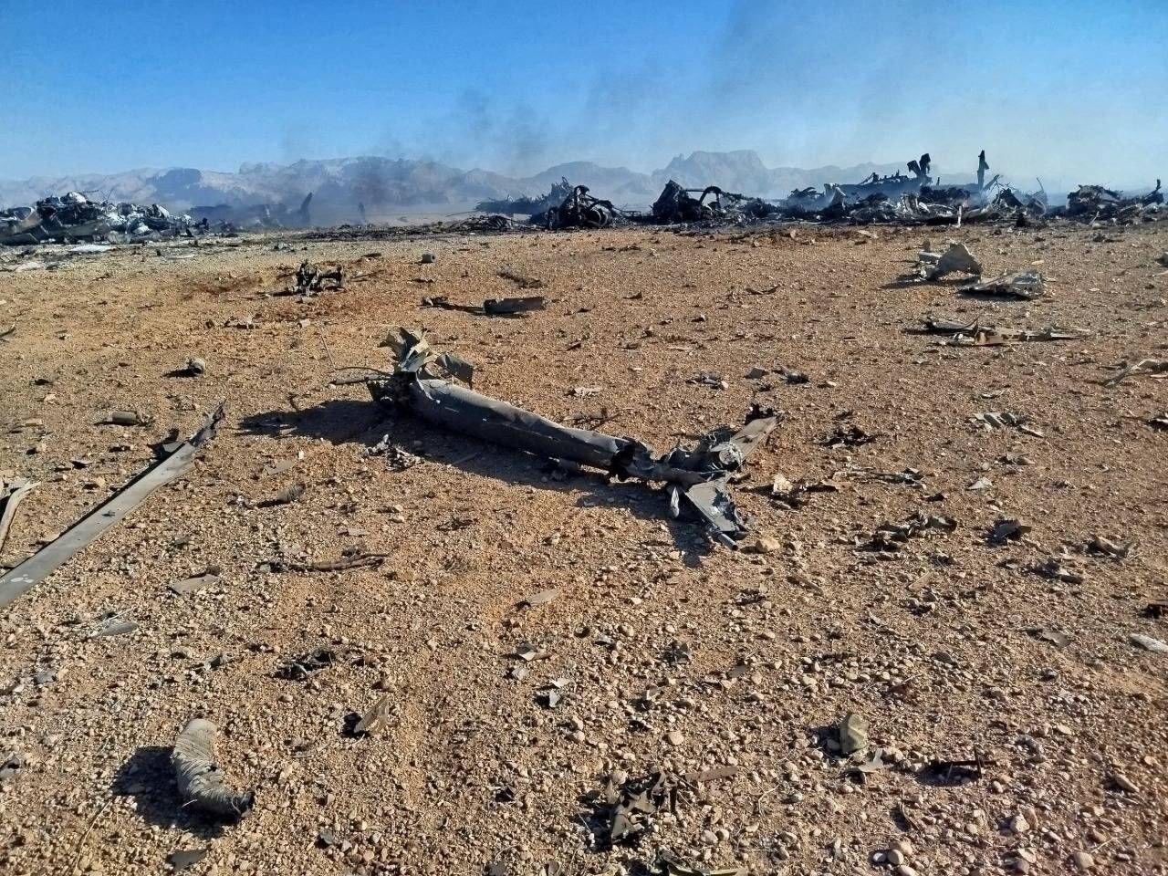 داستان خلبانی که گفته شد رفت، اما میدان چیز دیگری می‌گوید/درگیری شدید نیروهای یگان تکاوری با دشمن