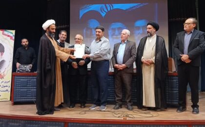 حمیدرضا فلاح مدیرکل و رئیس شورای هماهنگی راه و شهرسازی استان اصفهان با بیان اینکه صدور این اسناد، بخشی از تعهدات دولت در قبال شهرداری خمینی‌شهر است، تصریح کرد: این اقدام، زمینه را برای توسعه زیرساخت‌های گردشگری، جذب سرمایه‌گذار و اجرای طرح‌های عمرانی در منطقه لادر فراهم می‌کند و سایر تعهدات نیز با همکاری دستگاه‌های مرتبط در دست پیگیری است. وی در پایان ضمن قدردانی از مدیریت شهری خمینی‌شهر برای پیگیری مستمر این مطالبه، ابراز امیدواری کرد با تداوم تعامل میان شهرداری و دستگاه‌های اجرایی، سایر مراحل نیز در آینده نزدیک به سرانجام برسد و ظرفیت‌های این منطقه در مسیر توسعه و خدمت‌رسانی به مردم مورد بهره‌برداری قرار گیرد.
